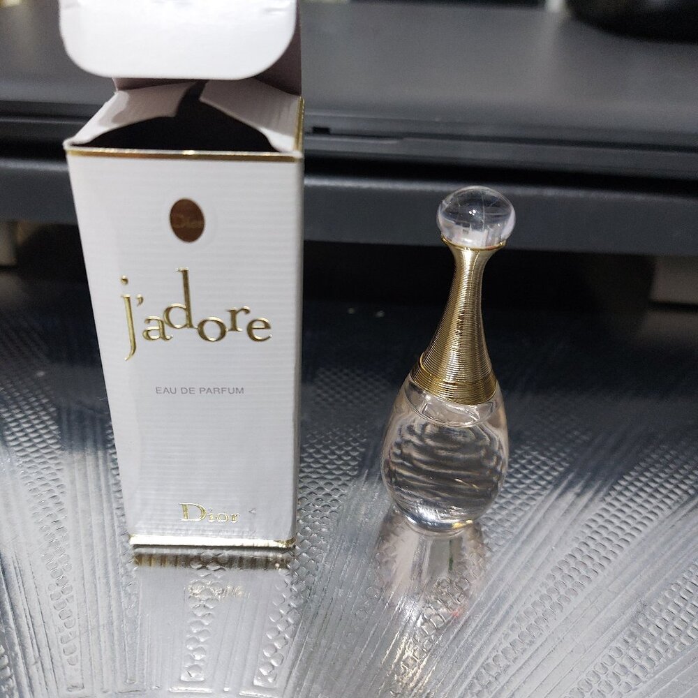 DIOR JADORE Limited Edition Star Ornament Mini Collectable Bottle